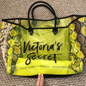 Victorias Secret Tote Bag Perfect for the Beach🌈